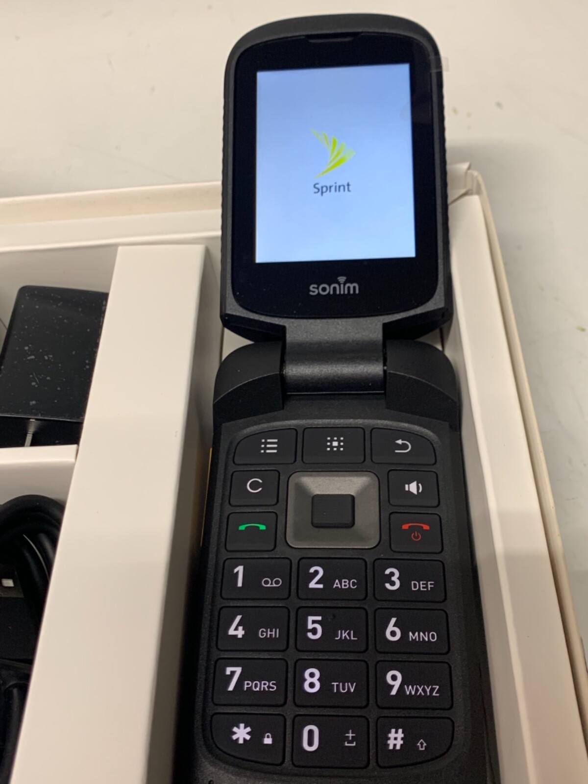 Sonim XP3 XP3800 SPRINT 4G 8GB dual sim Flip Phone