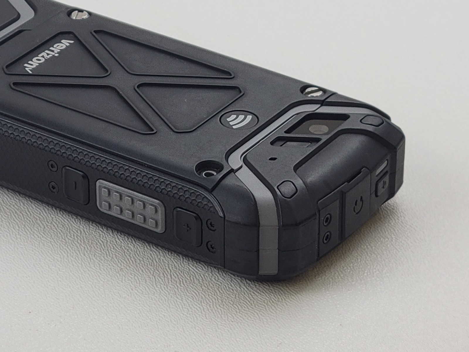 Sonim XP5 (XP5700) 4GB – Black (Verizon) Rugged Phone – Clean IMEI – H8044
