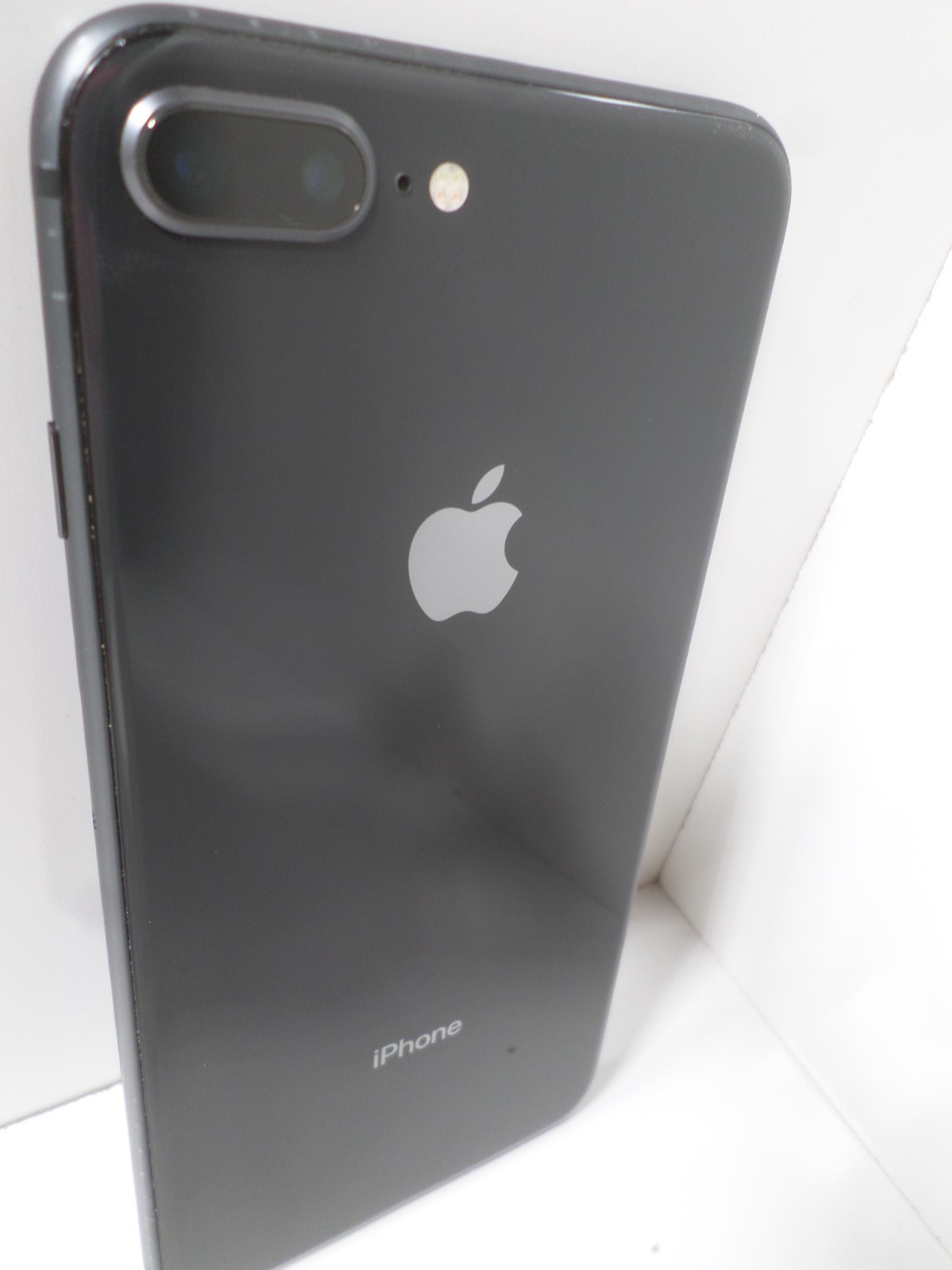 Apple iPhone 8 Plus 64GB – Space Gray – Unlocked – Works AT&T No SIM restriction