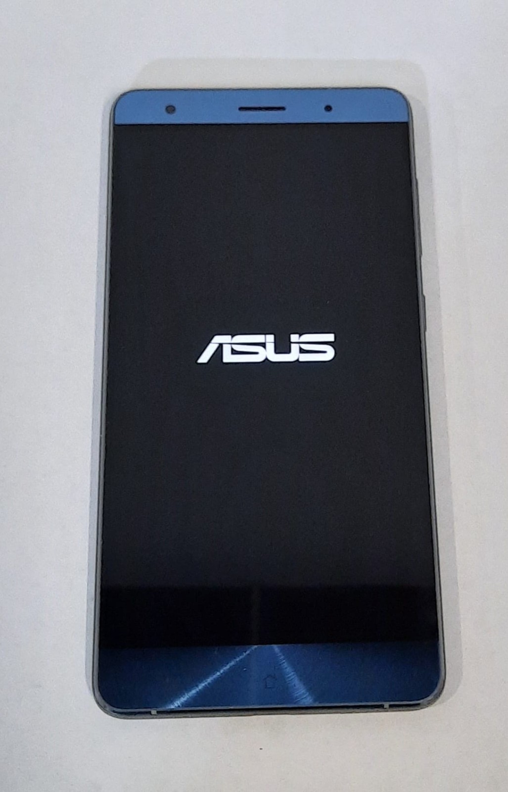 FOR PARTS – ASUS ZenFone 3 Deluxe ZS570KL Gray (Factory Unlocked) 64GB 5.7″ HD