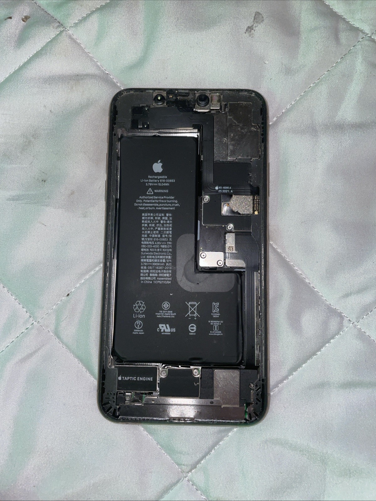 iPhone Max Missing Screen for Parts Only Unsure Of Model Not Tested