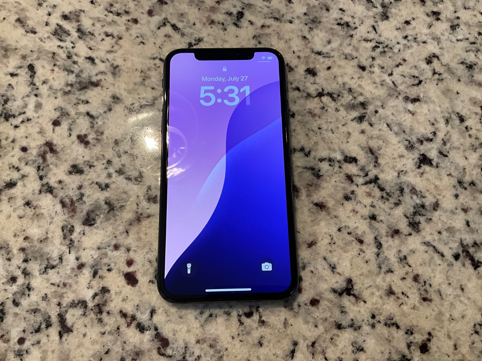 Apple iPhone XS – 64 GB – Space Gray (Unlocked)