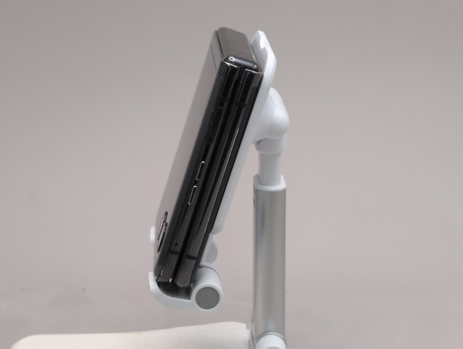 Motorola Razr 40 Ultra XT2321-3 256GB Infinite Black T-Mobile Unlocked W090174