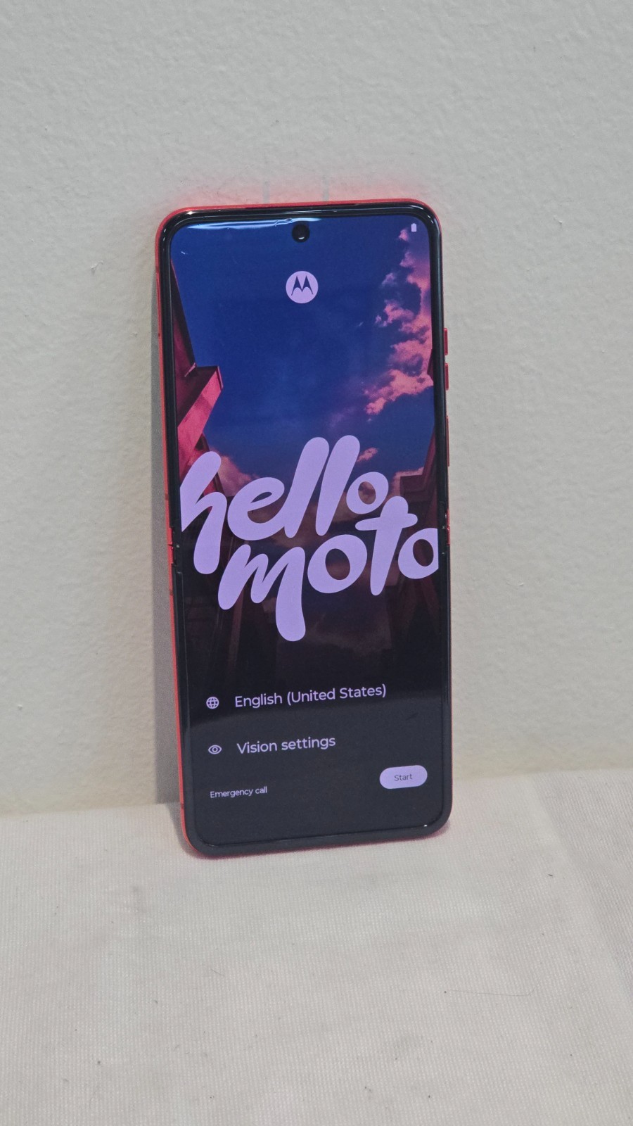 Moto Razr 40 Ultra 5G XT2321-1 5G 8GB RAM/256GB Foldable 6.9″ Magenta