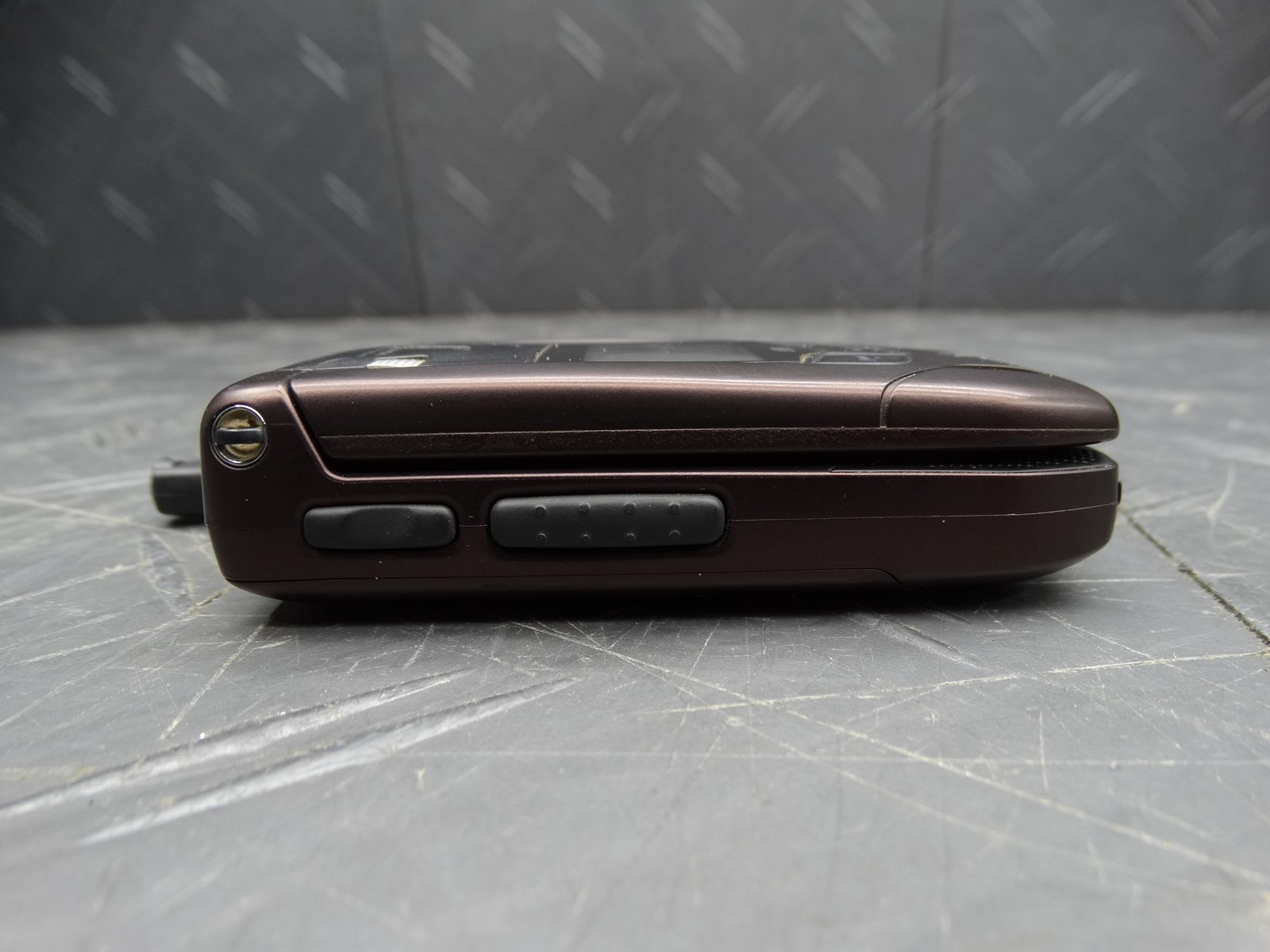 Motorola i series i880 = Black (Nextel) iDEN PTT Flip Phone (No battery)