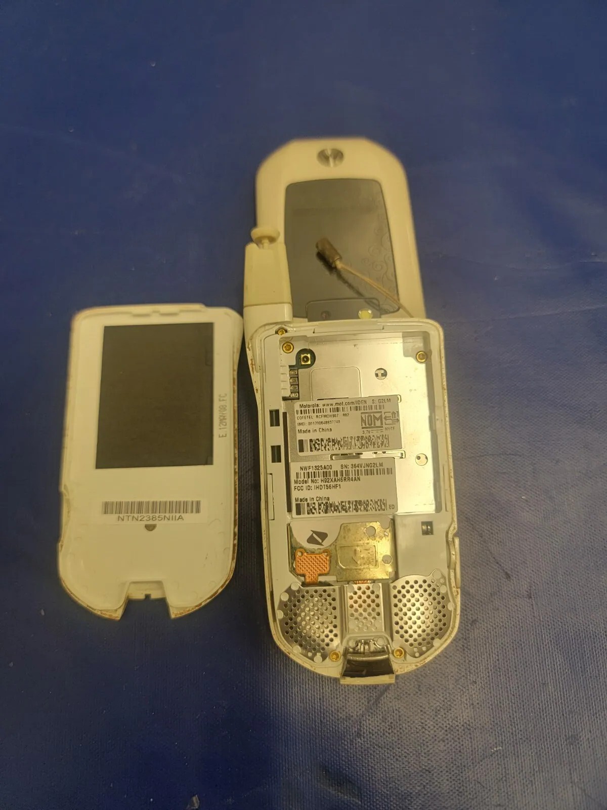 Motorola Iseries i876w Nextel pearl limited edition phne. SOLD AS IS No Battery.
