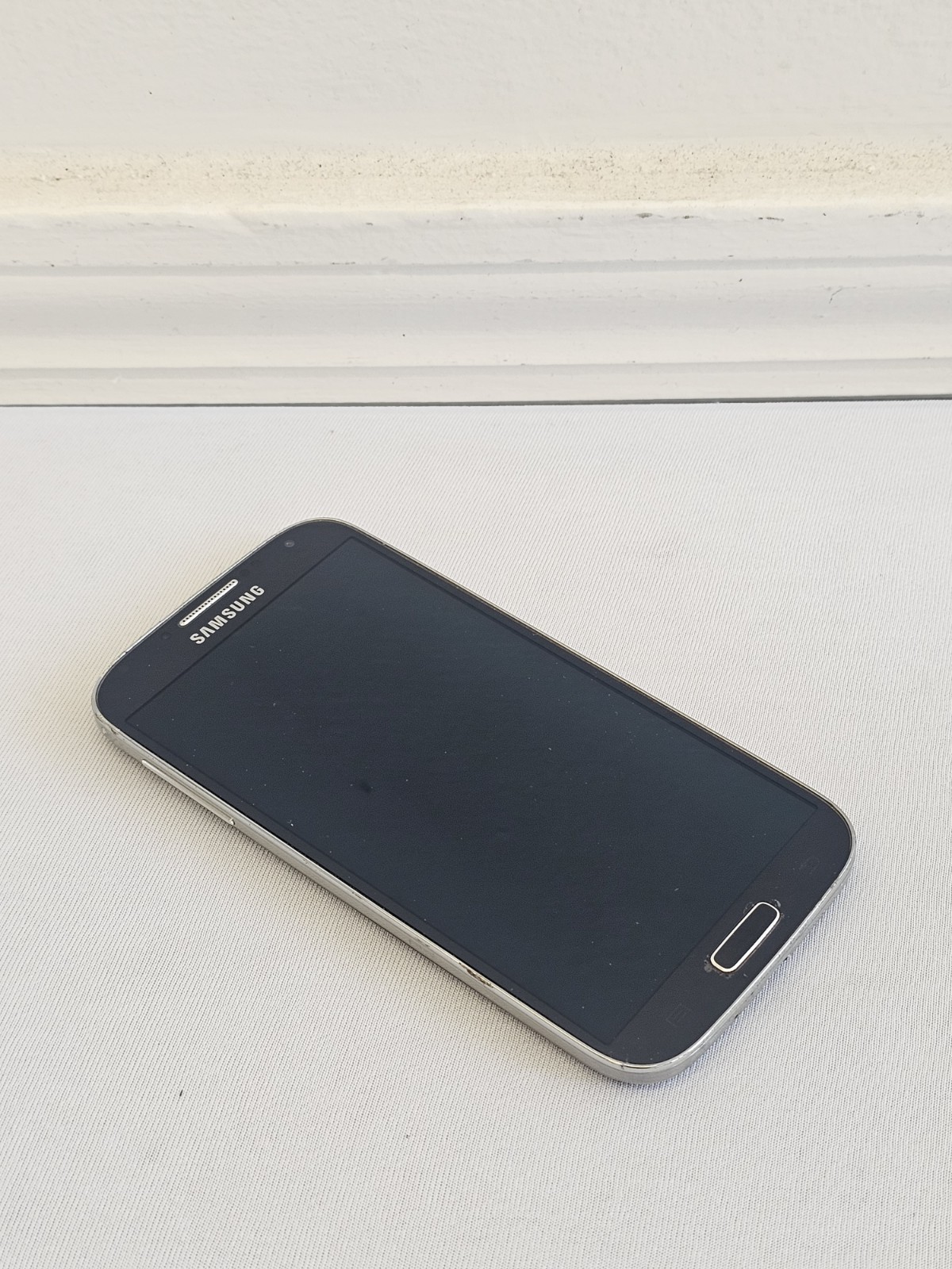 Samsung Galaxy S4 SCH-I545 Smartphone Carrier – Verizon Storage – 16GB Micro USB