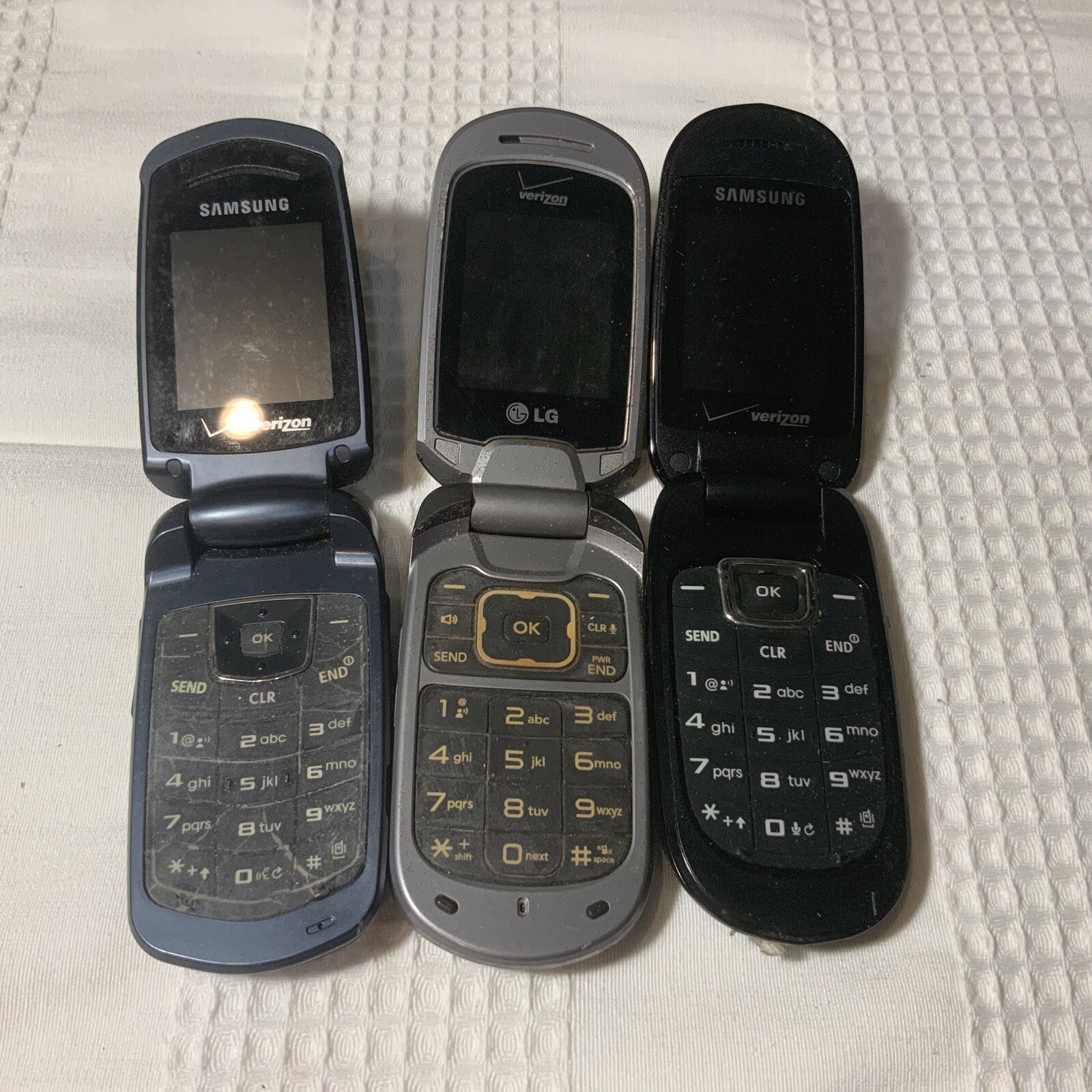 Lot 3 Each Verizon Flip Phones Untested For Parts Only.