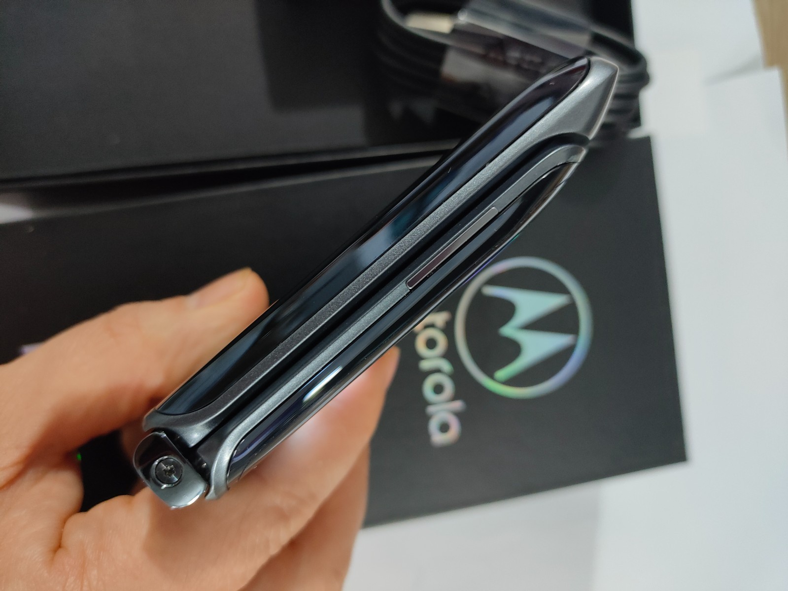 NEW Motorola Moto Razr 5G Razr2 2020 XT2071 256GB Unlocked Android Smartphone
