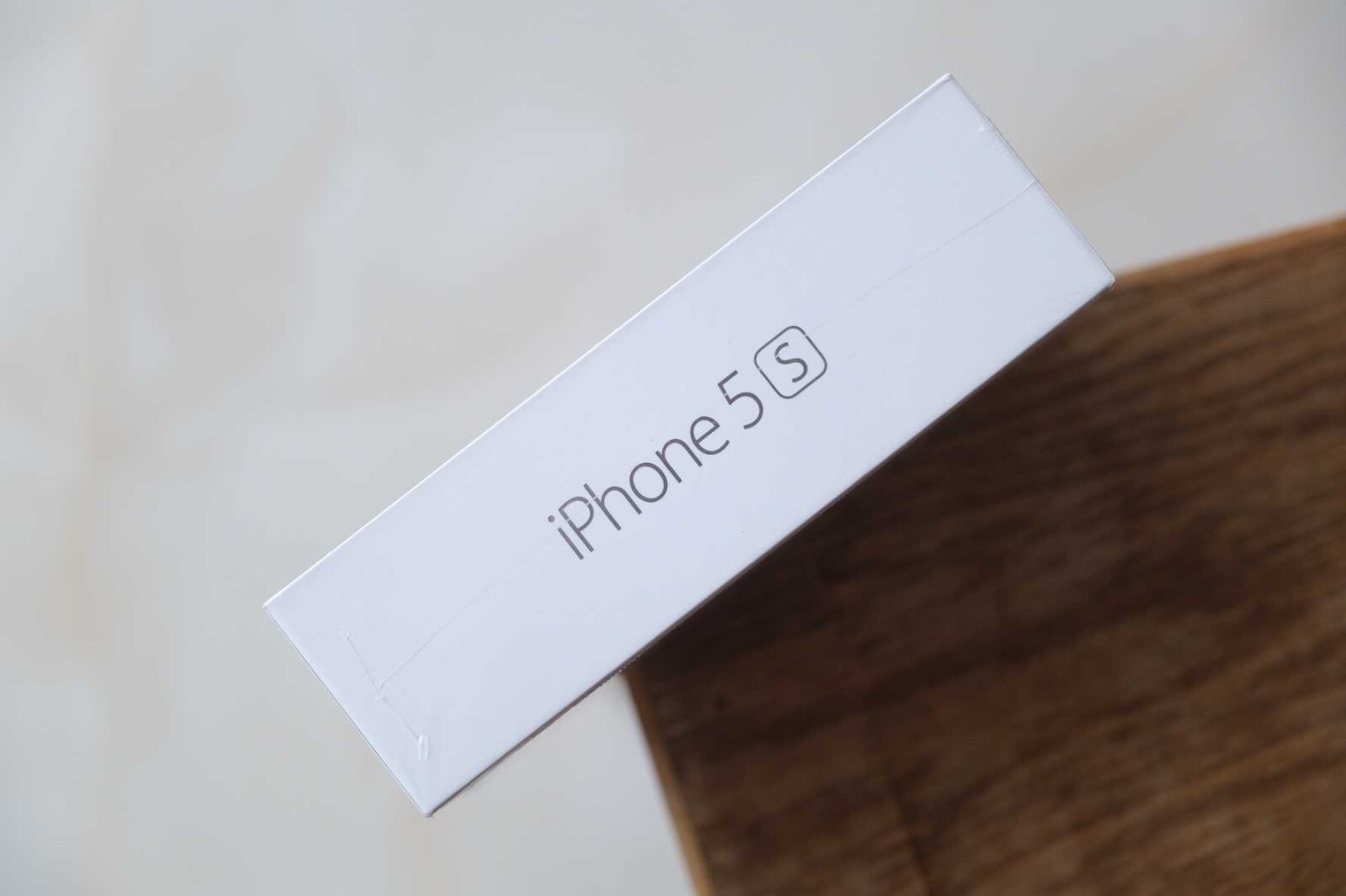 Apple iPhone 5s – 16GB – SILVER (Unlocked) sealed smartphone IOS12
