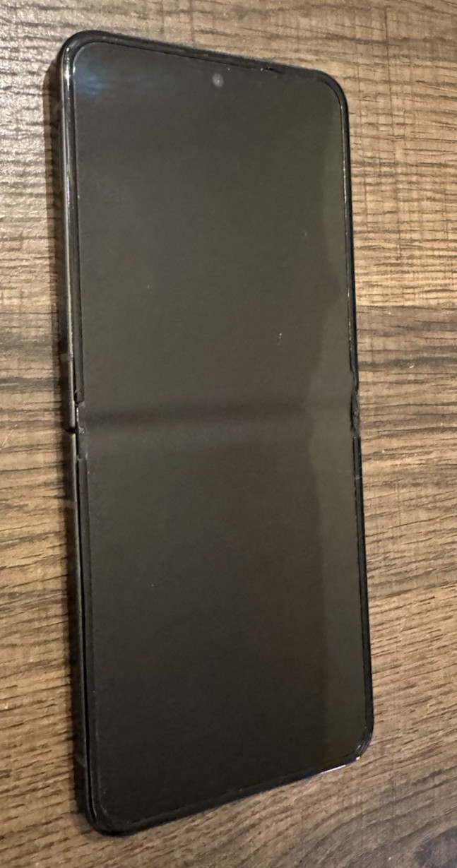 Samsung Galaxy Z Flip5 5G SM-F731U1 256GB Factory Unlocked Yellow Good (READ)