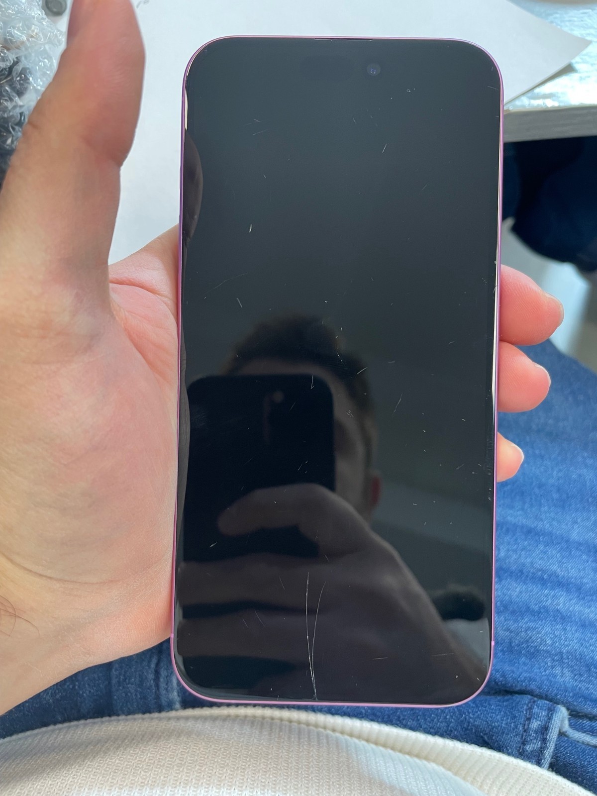 Apple iPhone 16 Plus – 256 GB – Pink (Unlocked) Deep scratch on screen