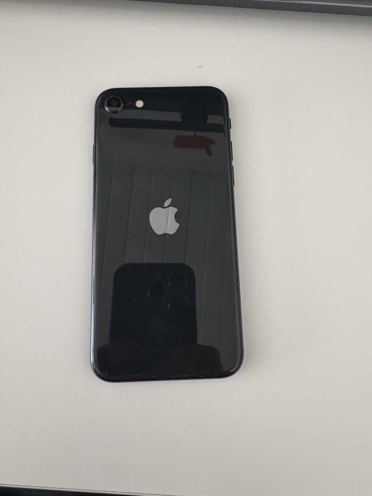 Apple iPhone SE (2nd Gen) 64GB Black iOS 4.7in 12MP *Unlocked*