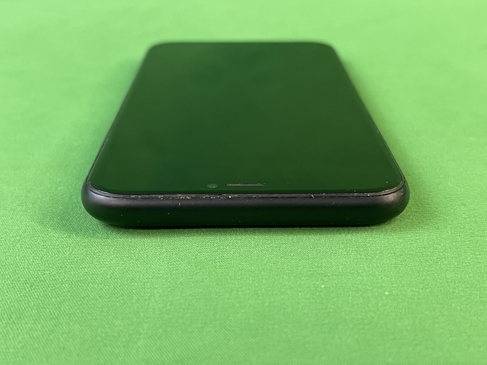 Apple iPhone XR 64GB Unlocked Black A1984 | 82% BH | LCD Line