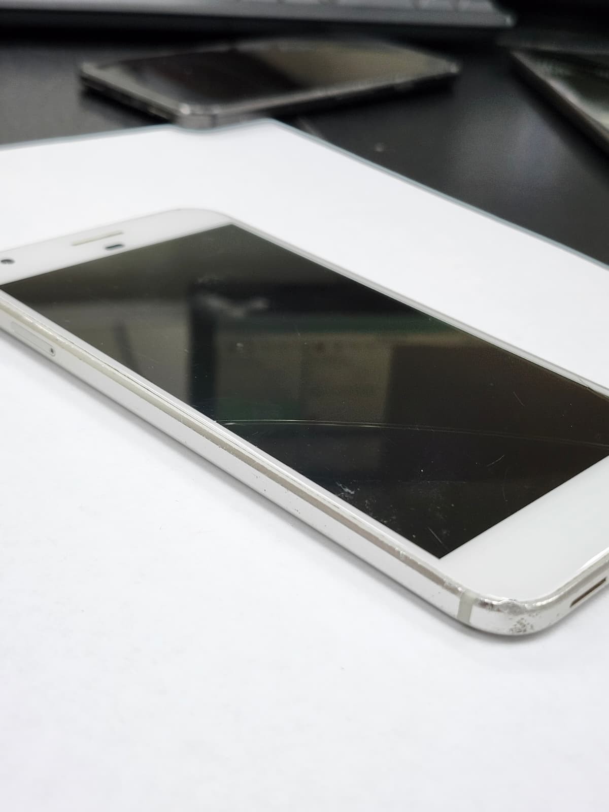 DEFECTIVE – Google Pixel XL – Silver- Unlocked – 12393