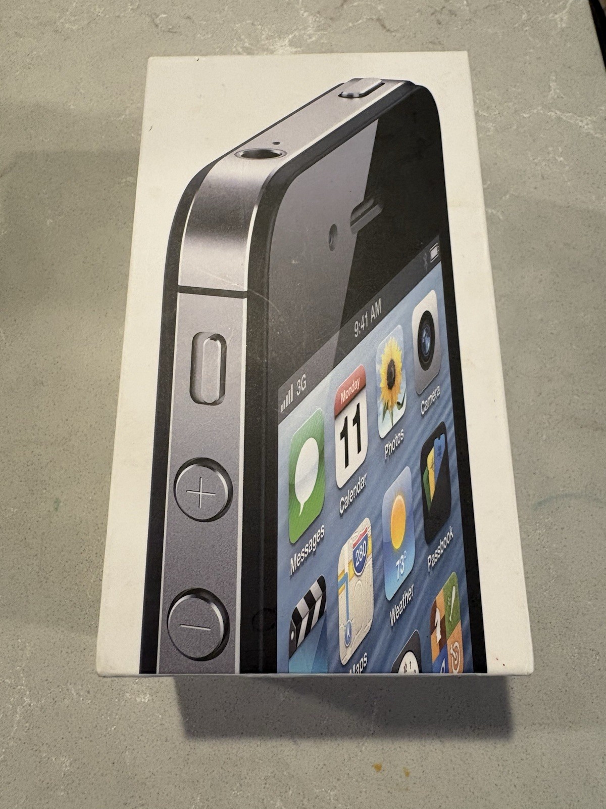 iPhone 4S 16GB With Box