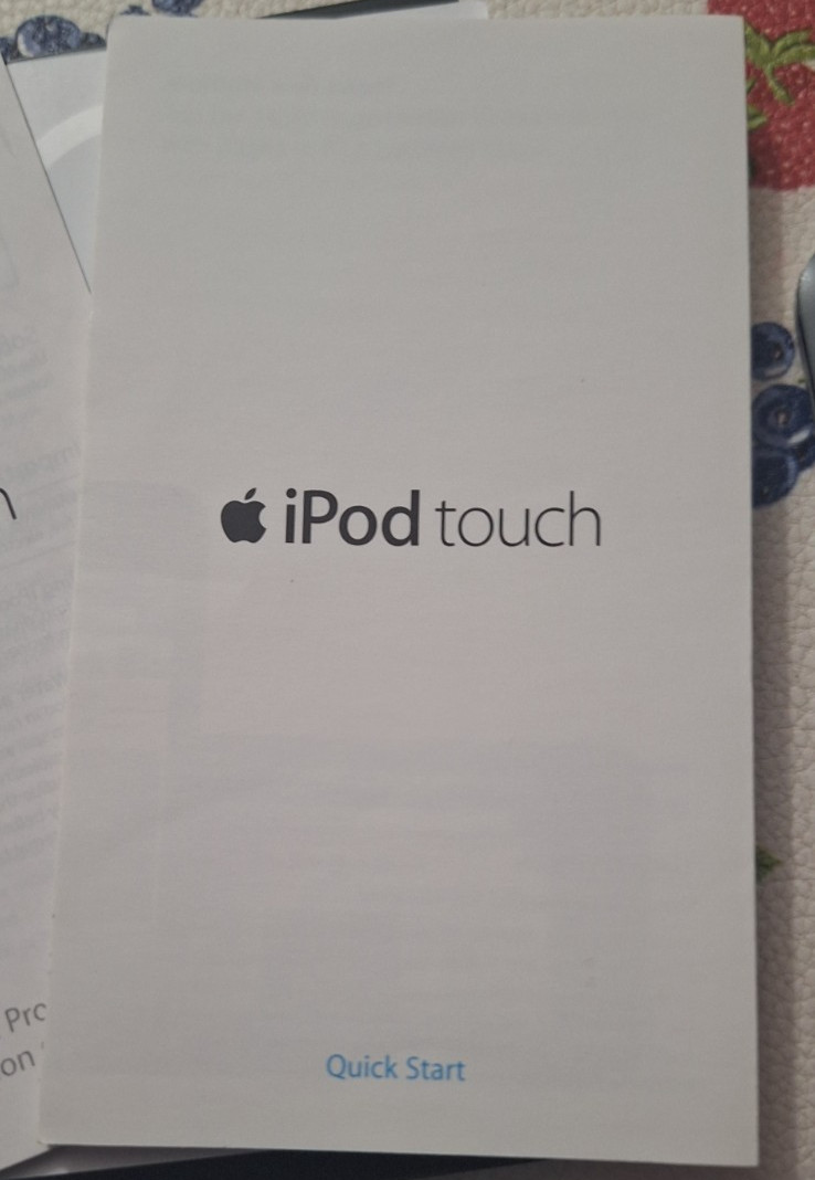 Apple iPod Touch 1st Gen with Original Box & Manuals – John Lennon Bundle