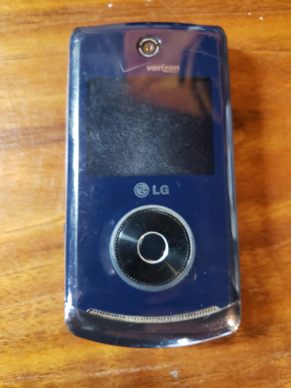 LG Chocolate 3 2G CDMA Brew Feature Phone Flip Phone for Verizon (VX8560)