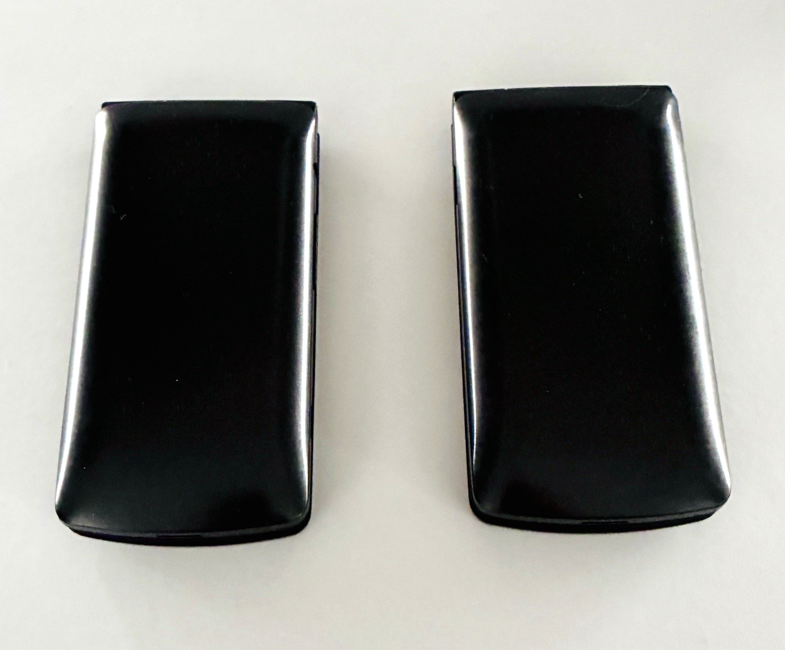 Lot of 2 Working LG-VN210 Verizon Flip Phones 256 MB w- Battery, Charging Cord