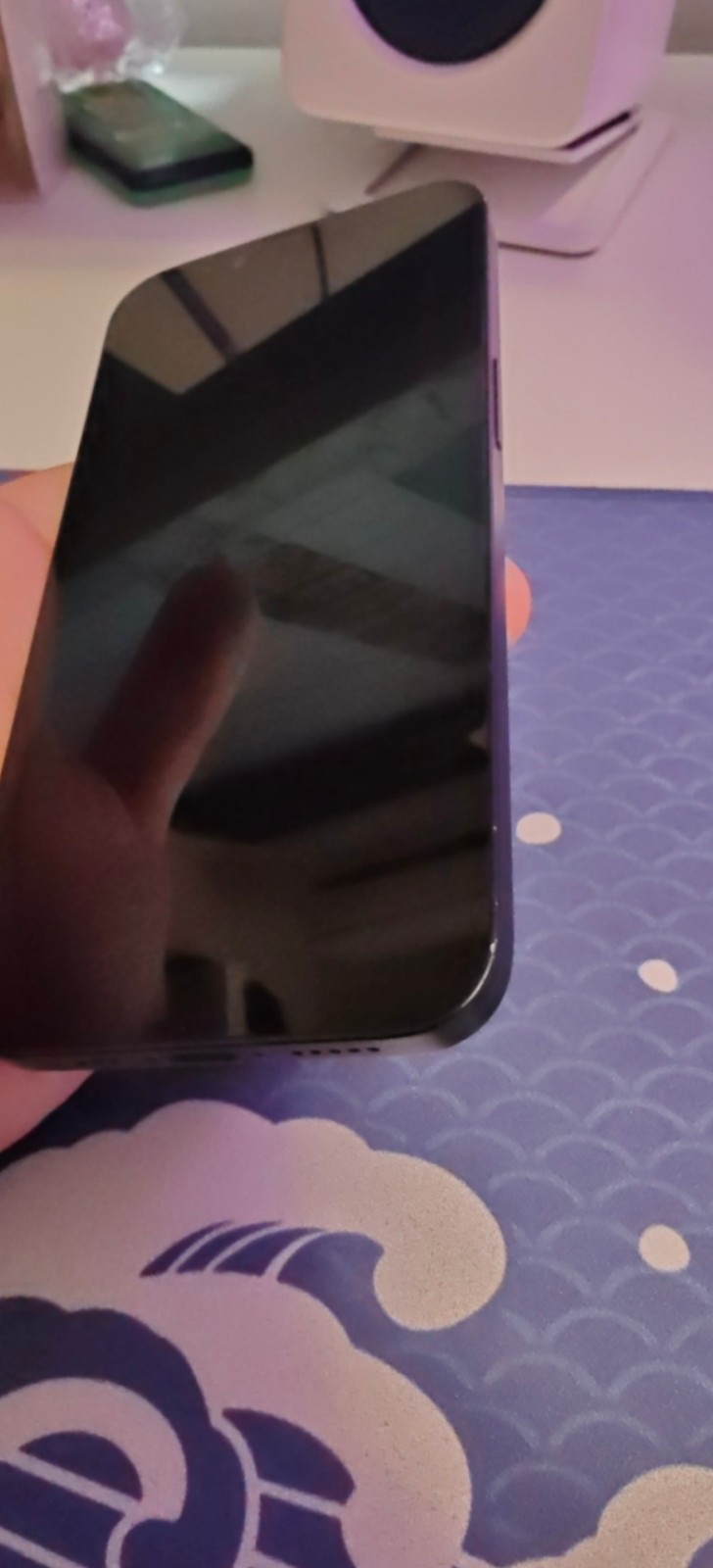 Apple iPhone 16e – 128 GB – Black (AT&T Locked!) Used with minor cosmetic dings