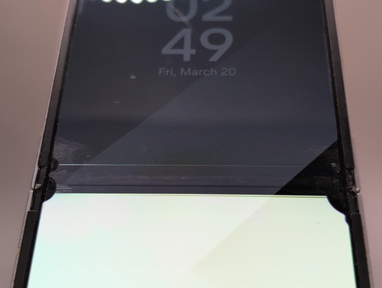 Samsung Galaxy Z Flip6 SM-F741U 256GB Silver Shadow AT&T Only W082828