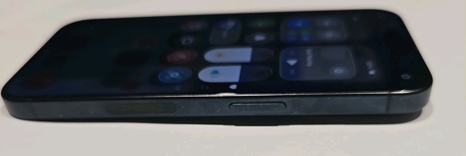 Apple iPhone 15 Pro 256GB Unlocked – DEFECTIVE Charging Port – For PARTS!!