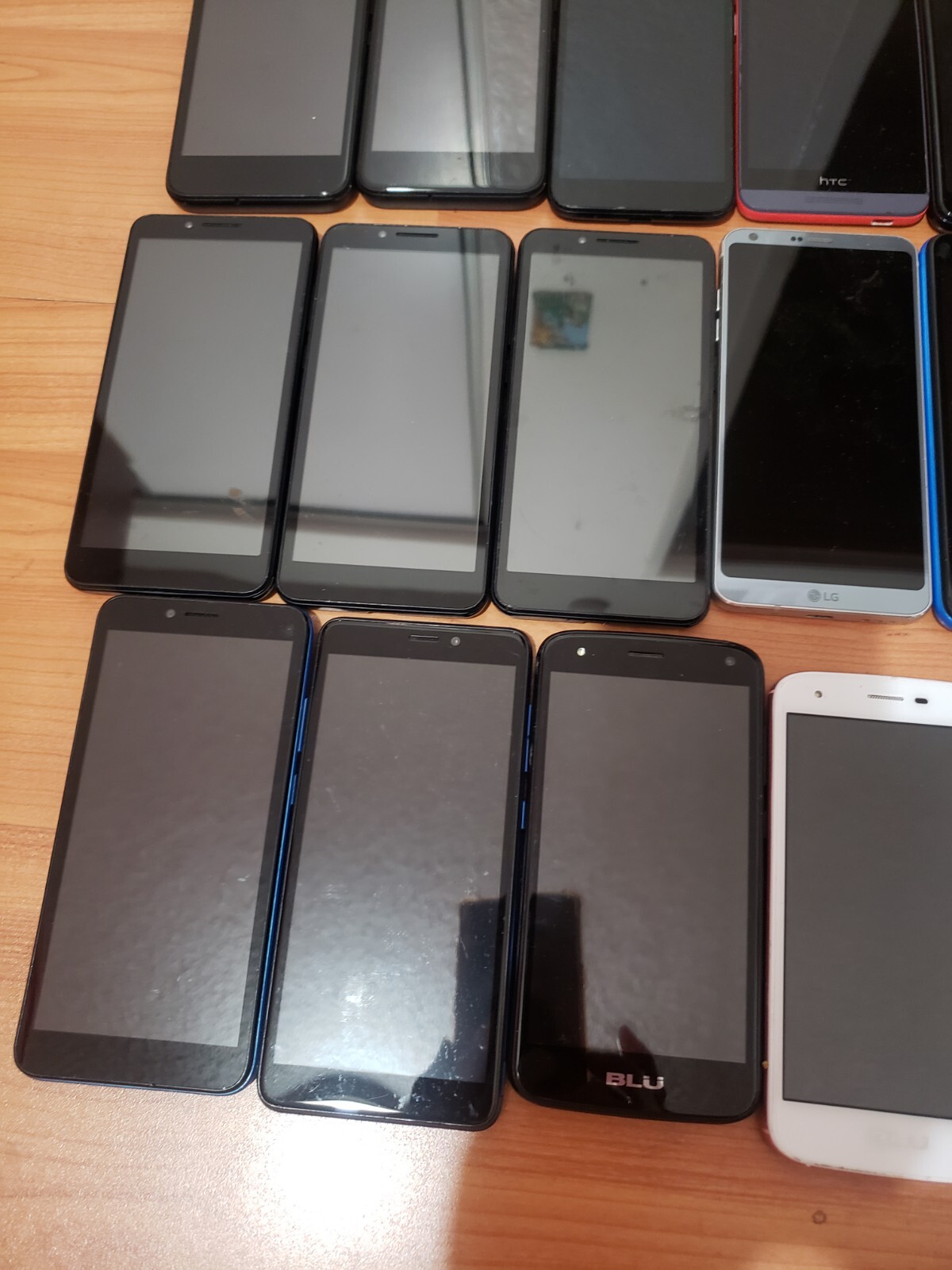 Lot of 20 Mixed Brand Blu Studio XL 2 S0270UU and XGODY Y20 and other For parts