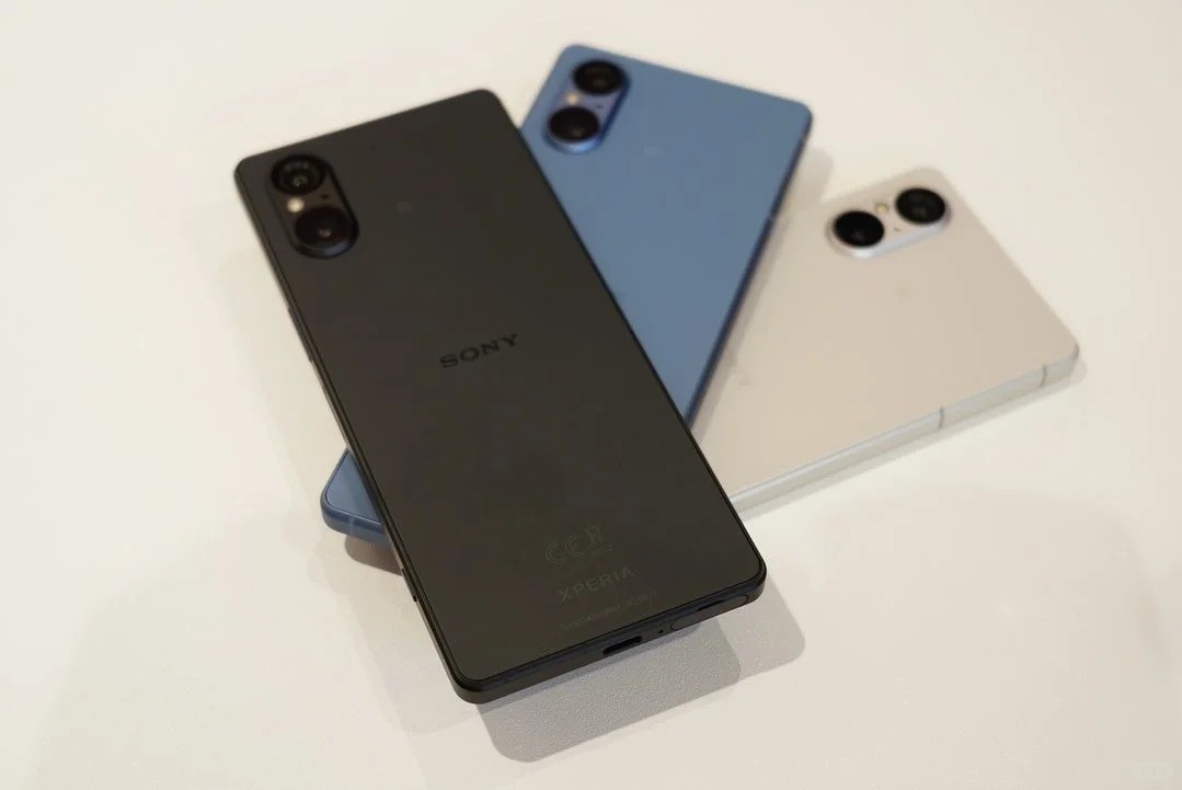 Sony Xperia 5 V XQ-DE72 XQ-DE54 128GB 6.1” 48MP Android Unlocked