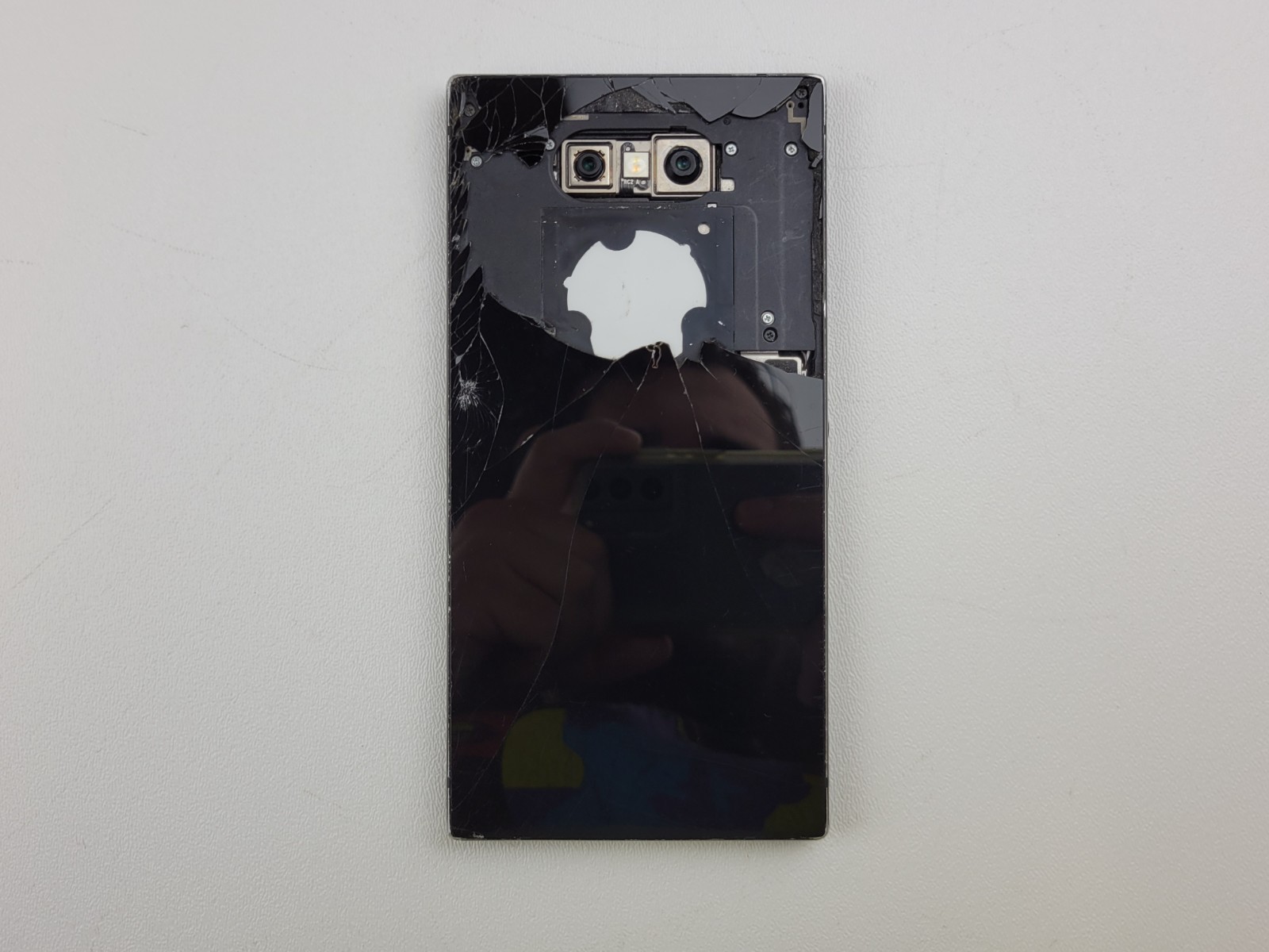 Razer Phone 2 (RZ35-0259) 64GB (Unlocked) Smartphone – *PLEASE READ* – H8011