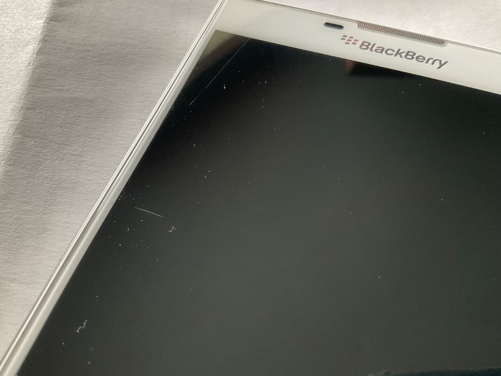 BlackBerry Passport Q30 White 32GB Factory UNLOCKED Keyboard Smartphone