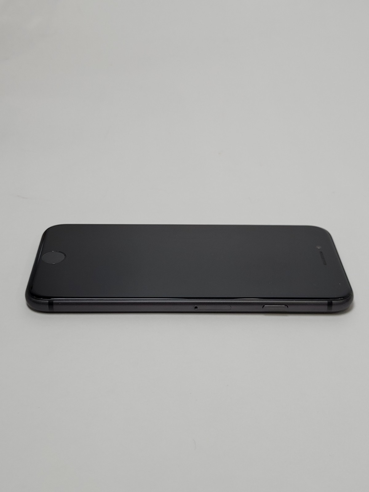 Apple iPhone 8 – 64GB – Grey – AT&T – MQ6V2 LL/A – iPhone10,4 (A1905)