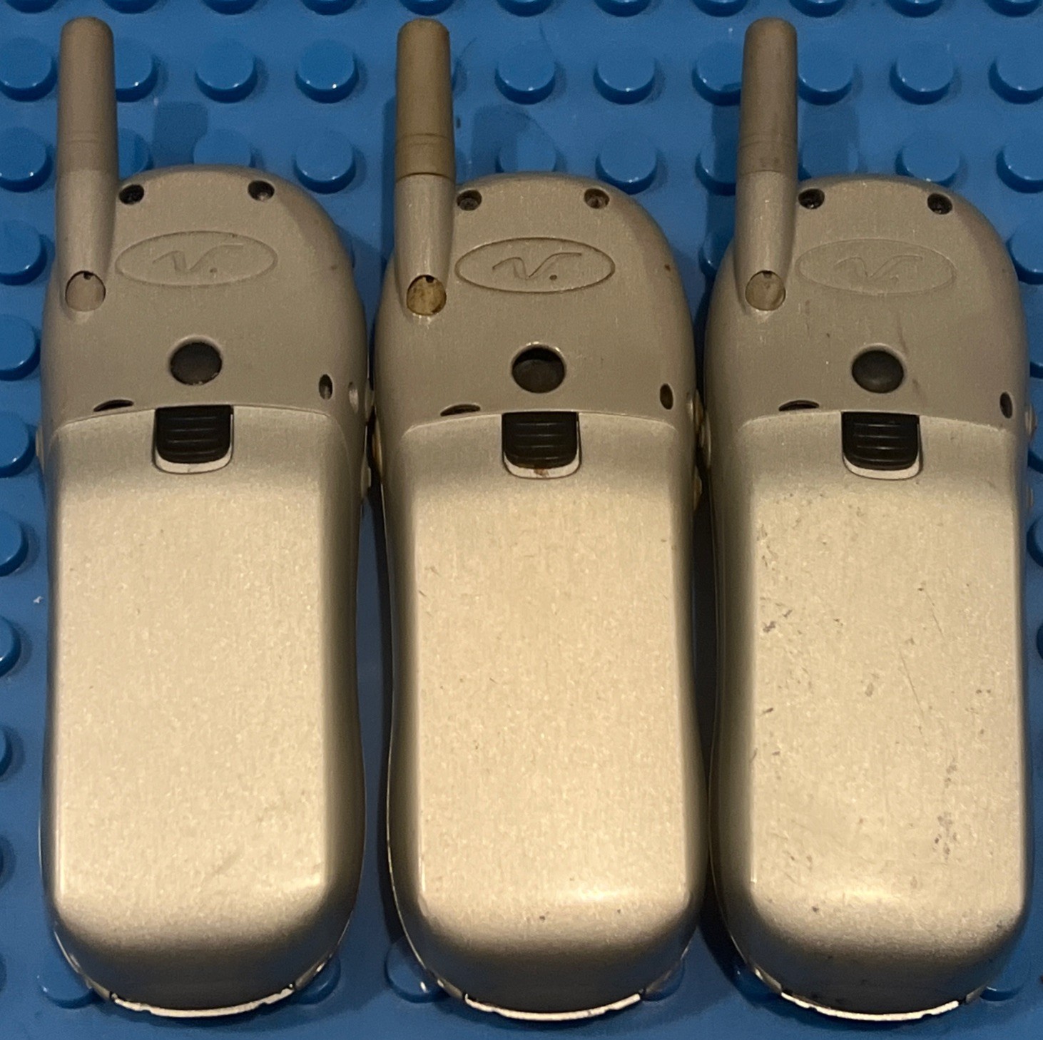 Motorola 120E – Silver, Bar Phone, Vintage, CDMA, Each Sold Separately, 👀 Info
