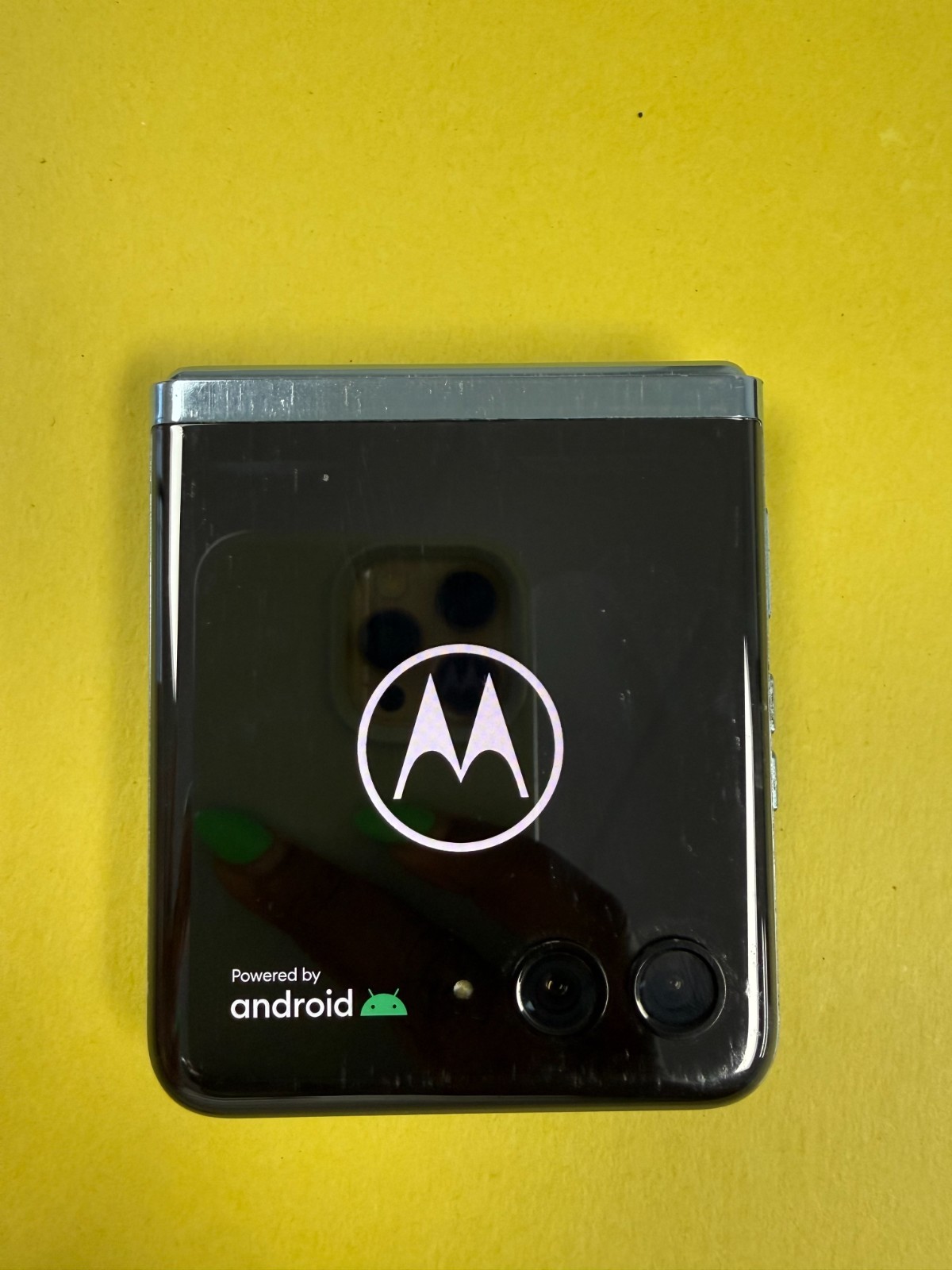 Motorola Razr Plus 2023 – 256GB – Blue (Unlocked) – Service Battery