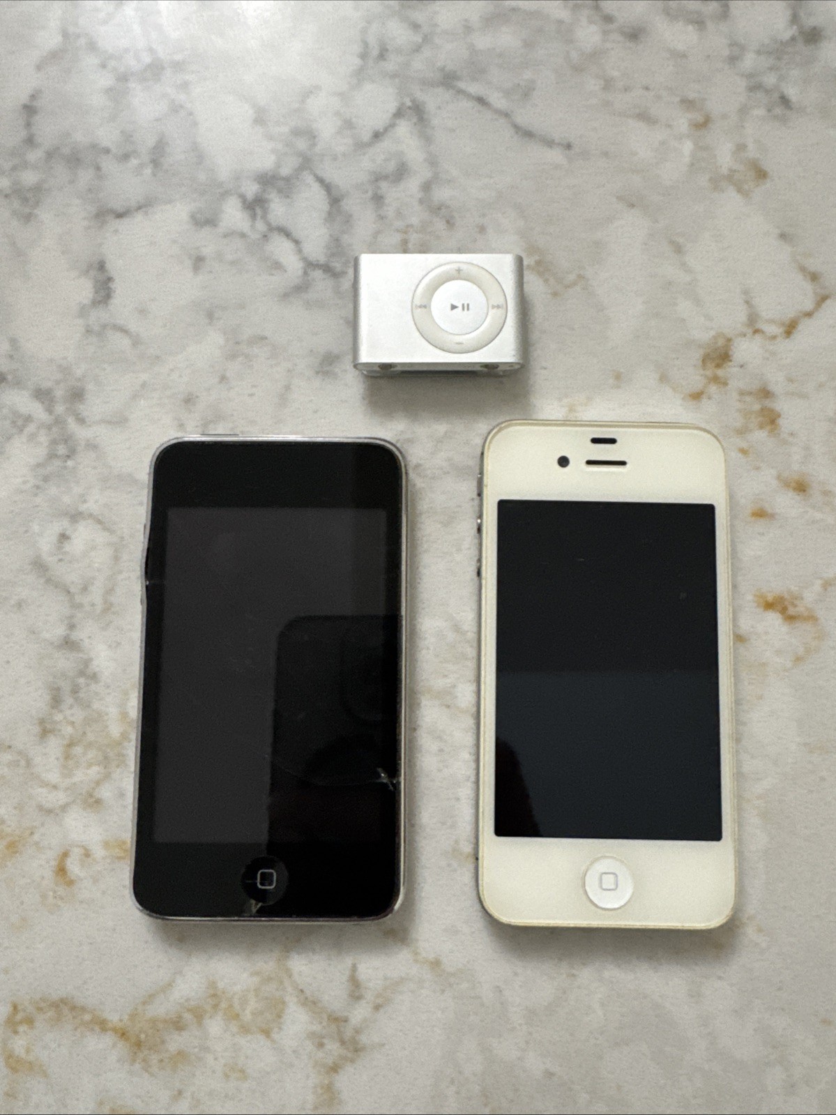 White iPhone 4 Model A 1387 Ipod Shuffle 1204 Ipod Touch 2nd Generation UNTESTED