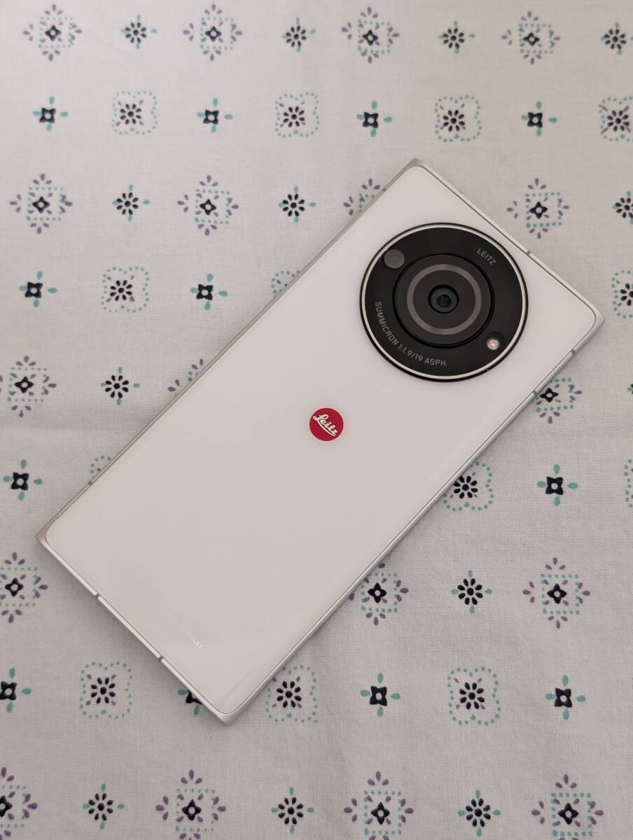 Leica LEITZ PHONE 2 Unlocked 5G 1 inch sensor Snapdragon 8 Gen 1