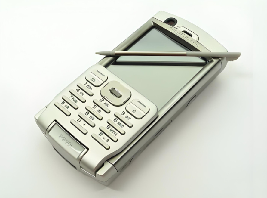 Original Sony Ericsson P990 P990i 2G GSM 900/1800/1900 3G UMTS 2100 Mobile Phone