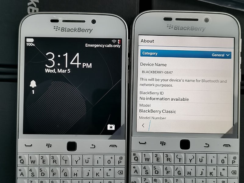 BlackBerry Classic Q20 SQC100-2 – 16GB – (Unlocked) – For collectors