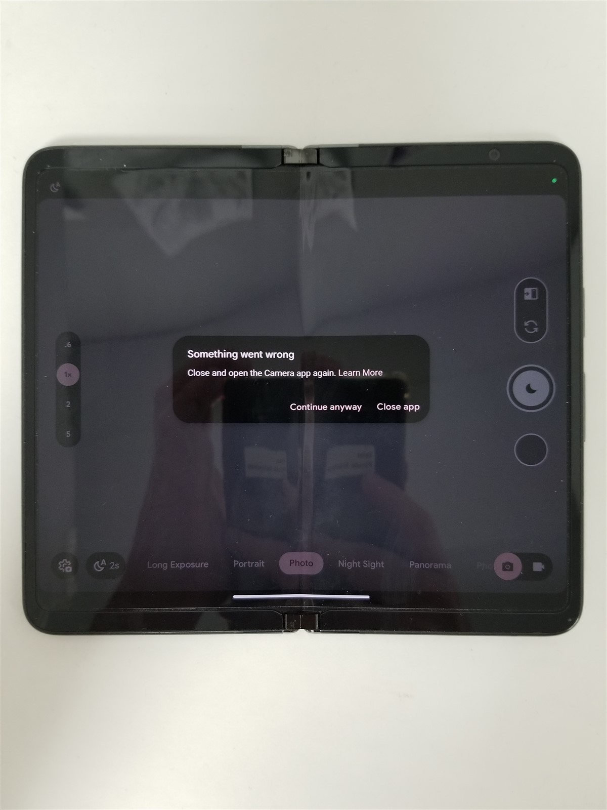 Google Pixel Fold 256GB Black G9FPL (Unlocked) Damaged zD1741