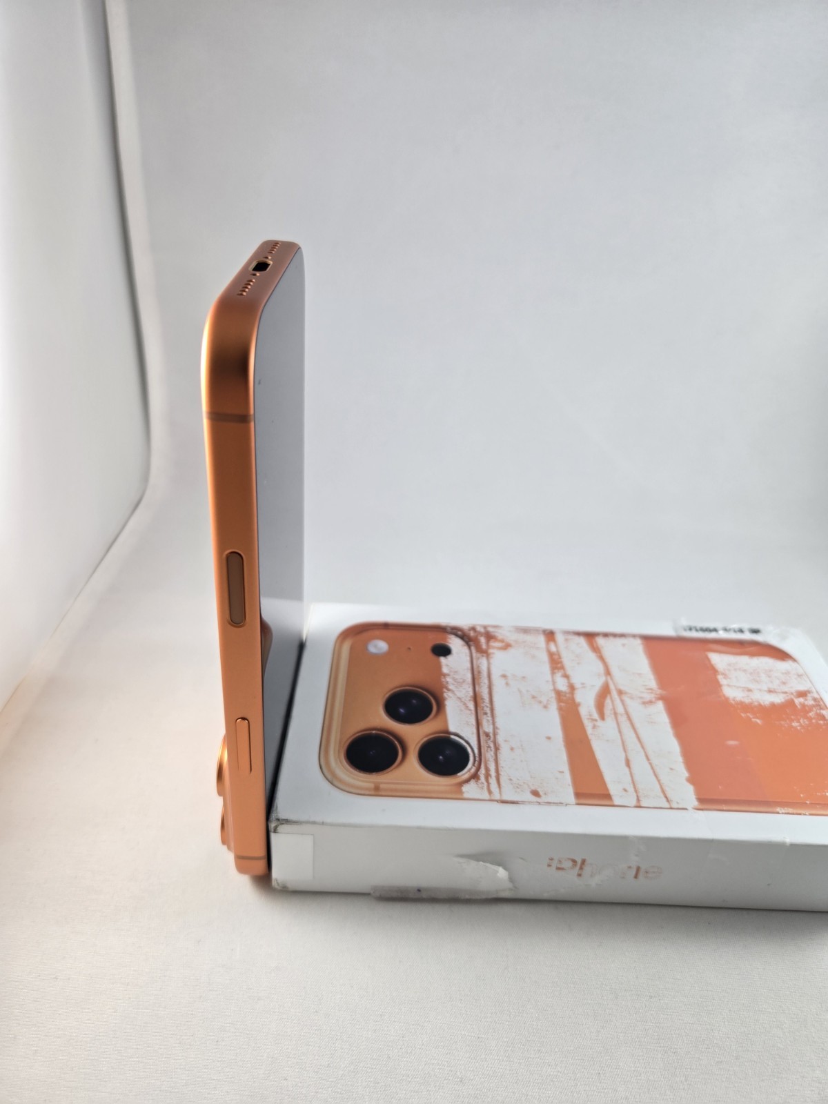 Apple iPhone 17 Pro 256GB Cosmic Orange Boost Mobile network only
