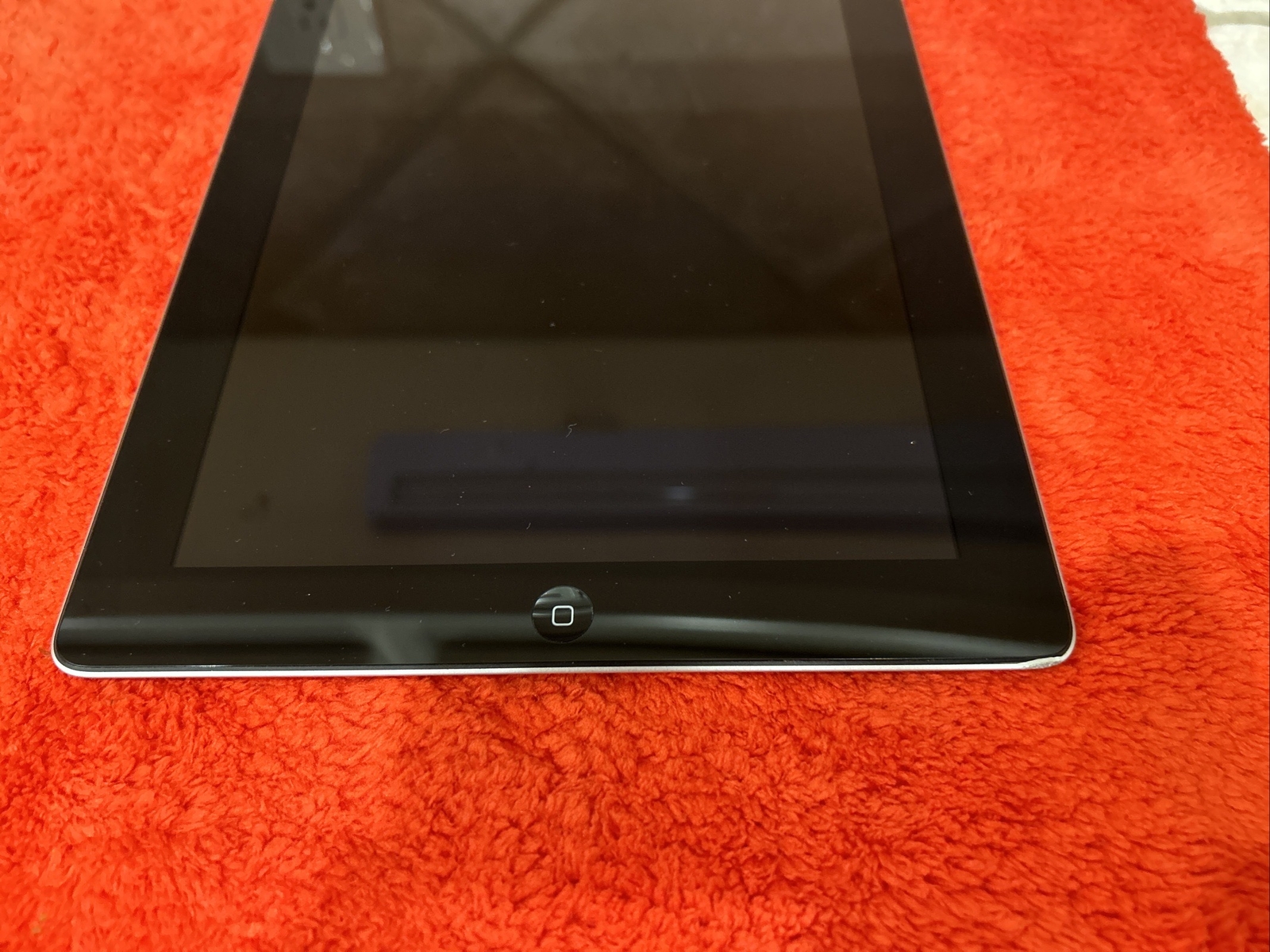 iPad – 16gb – Silver/Black – A1395
