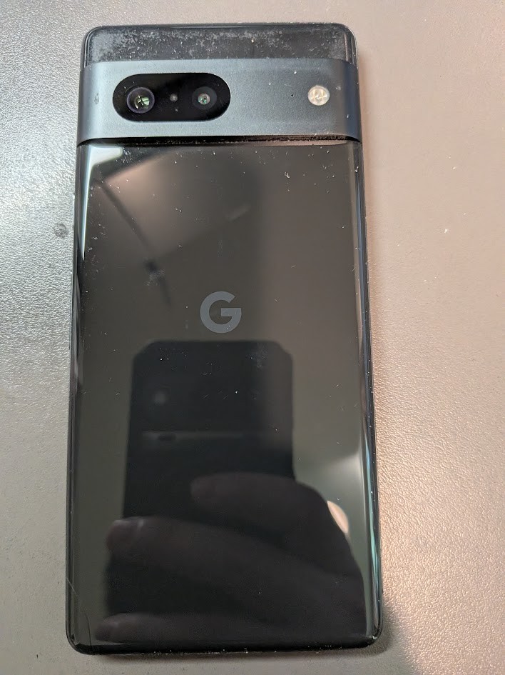 Google Pixel 7 128GB Obsidian (Unlocked) GA03923-US – Good Except Camera Issue