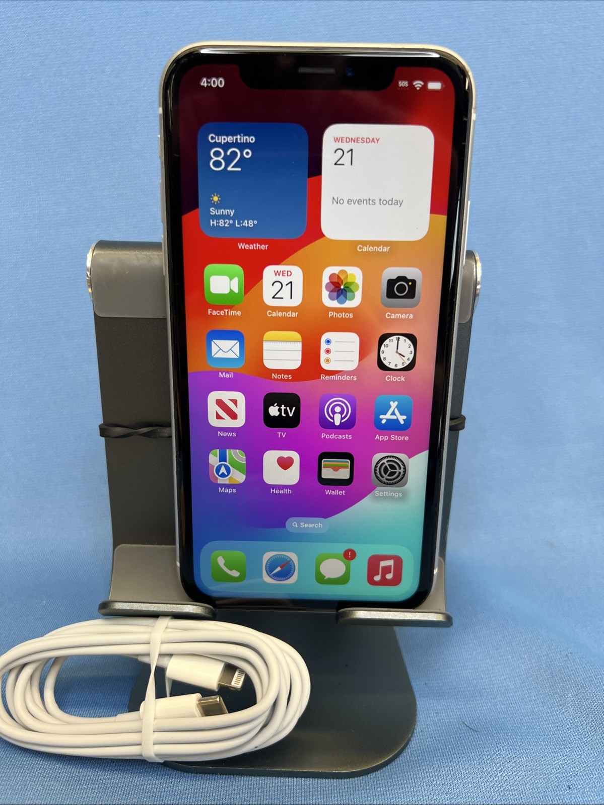 Apple iPhone XR 64GB White (AT&T Only) A1984 Works Great See Back Of Phone