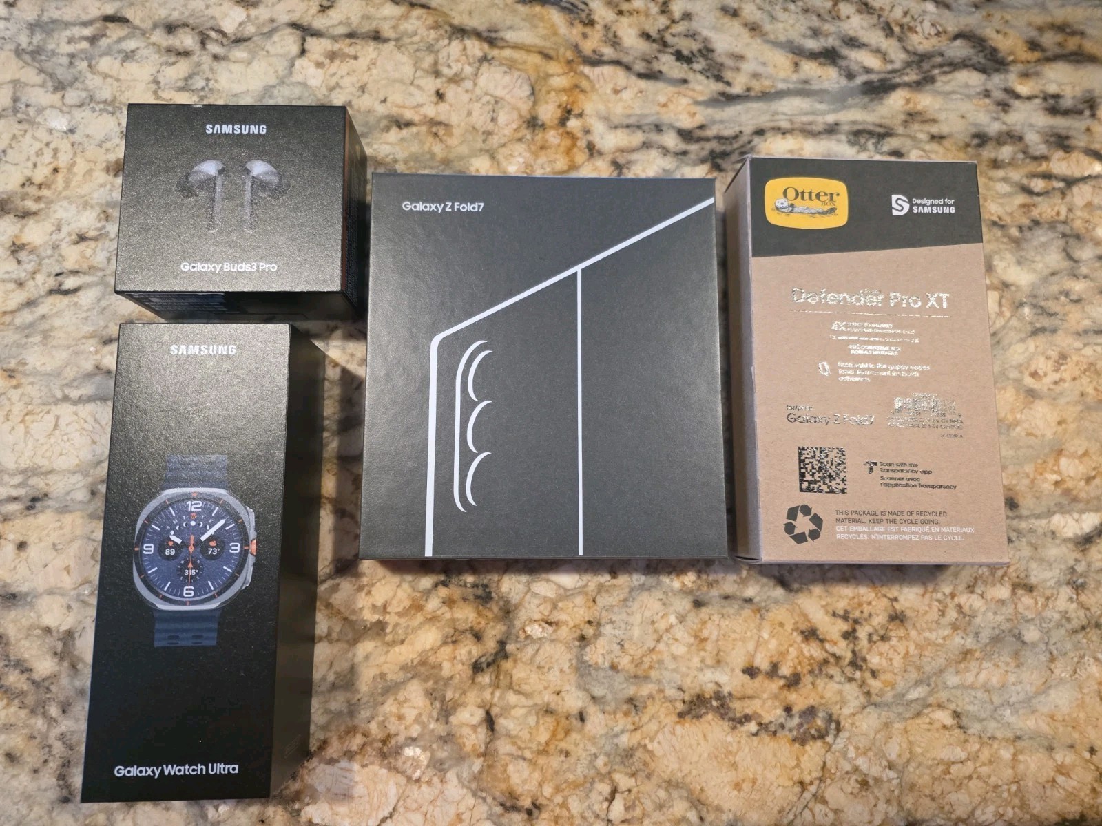 Samsung Combo Galaxy Z Fold 7 /Watch Ultra 2025/Earbuds Pro 3