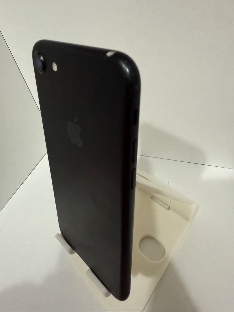 Apple iPhone 7 128GB Black Bar Cell Phone Smartphone Built-In Memory Single SIM