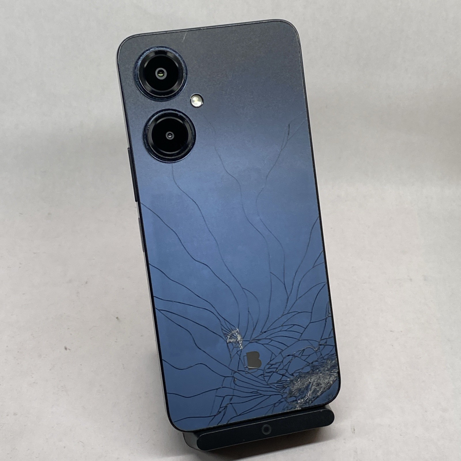 BLU G64 256GB Unlocked G1010WW 6.8″ HD+ 50MP WiFi GPS Black Cracked Back READ