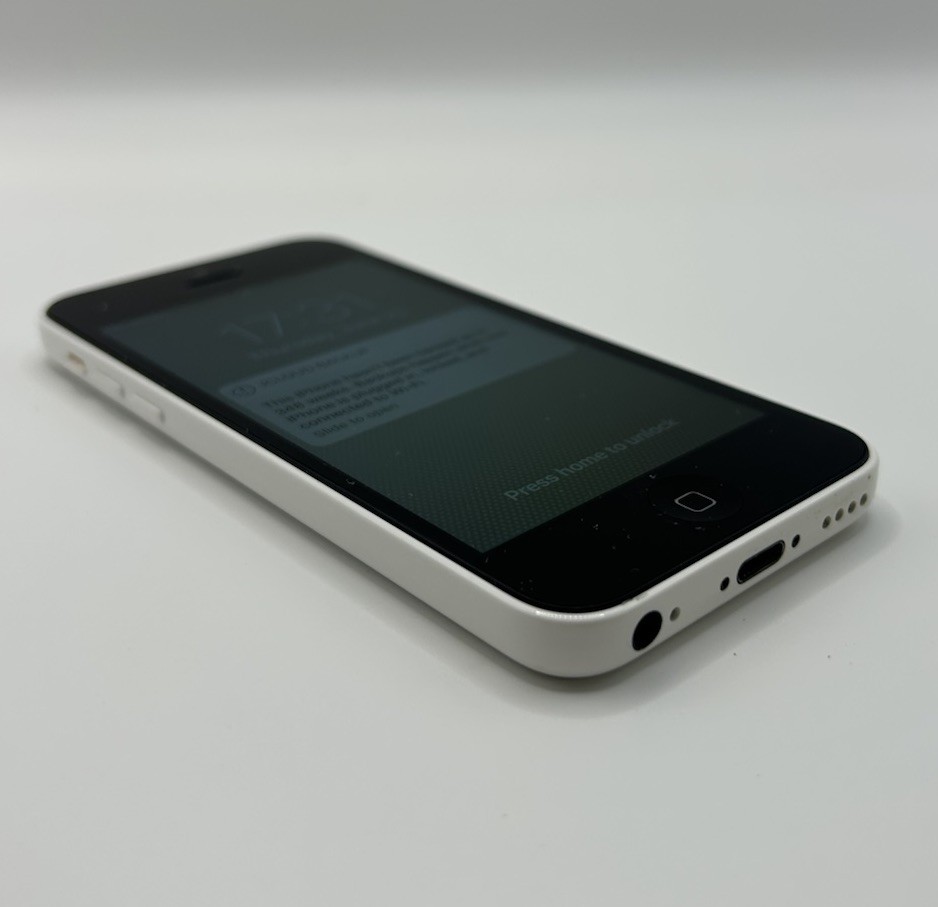 Apple iPhone 5c 16GB Model A1532 White FOR PARTS- NOT WORKING Read Description
