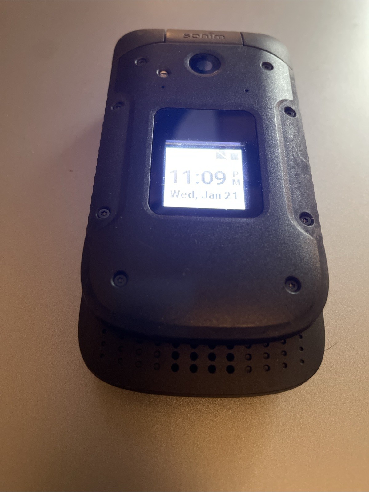 Great Sonim XP3 XP3800 8GB Black -Sprint LOCKED- FLIP PHONE RUGGED