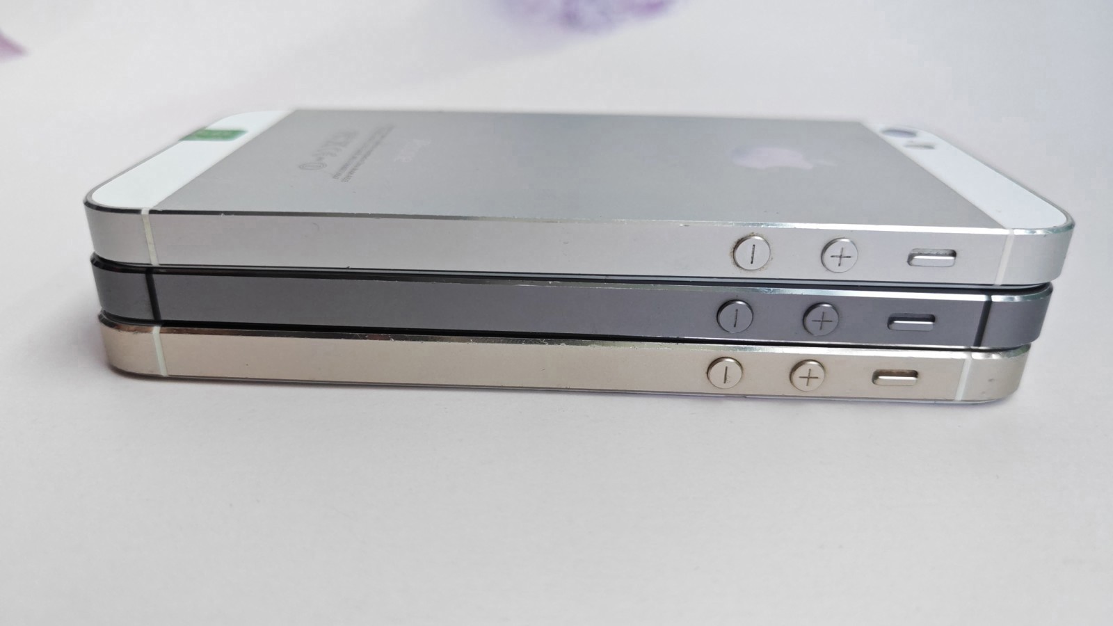 Unlocked Apple iPhone 5s -16GB /32GB Gold With Fingerprint Good Condition