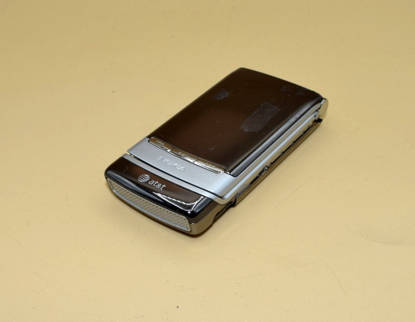 Nokia 6750 Mural AT&T Flip Phone Untested For Parts Only !