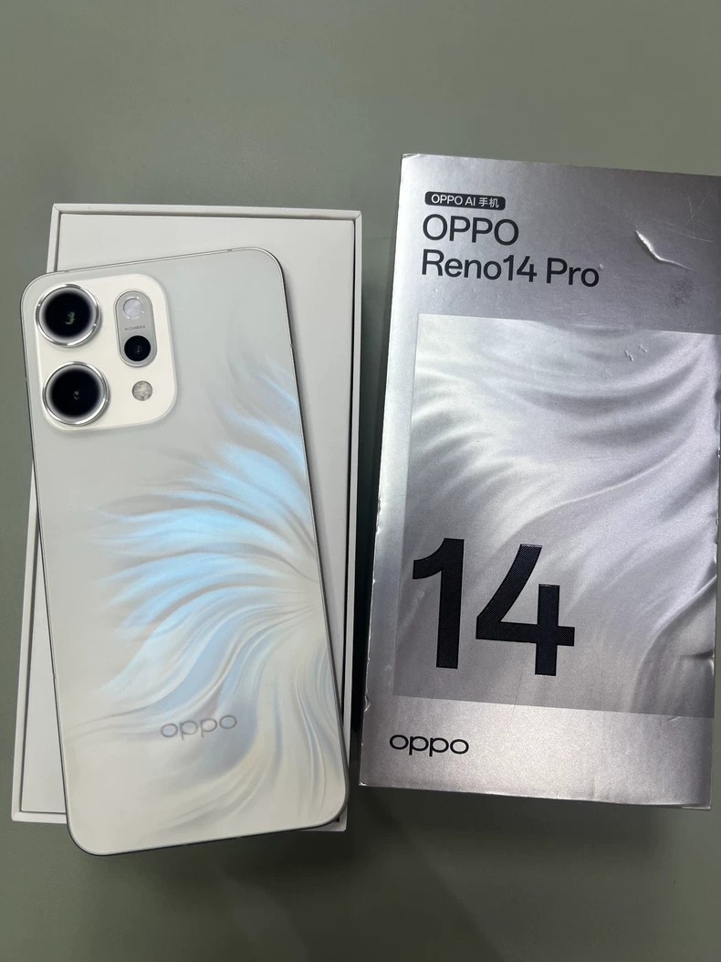 Oppo Reno14 Pro 5G 6.83″ 6200mAn Mediatek Dimensity 8450 Android Google play